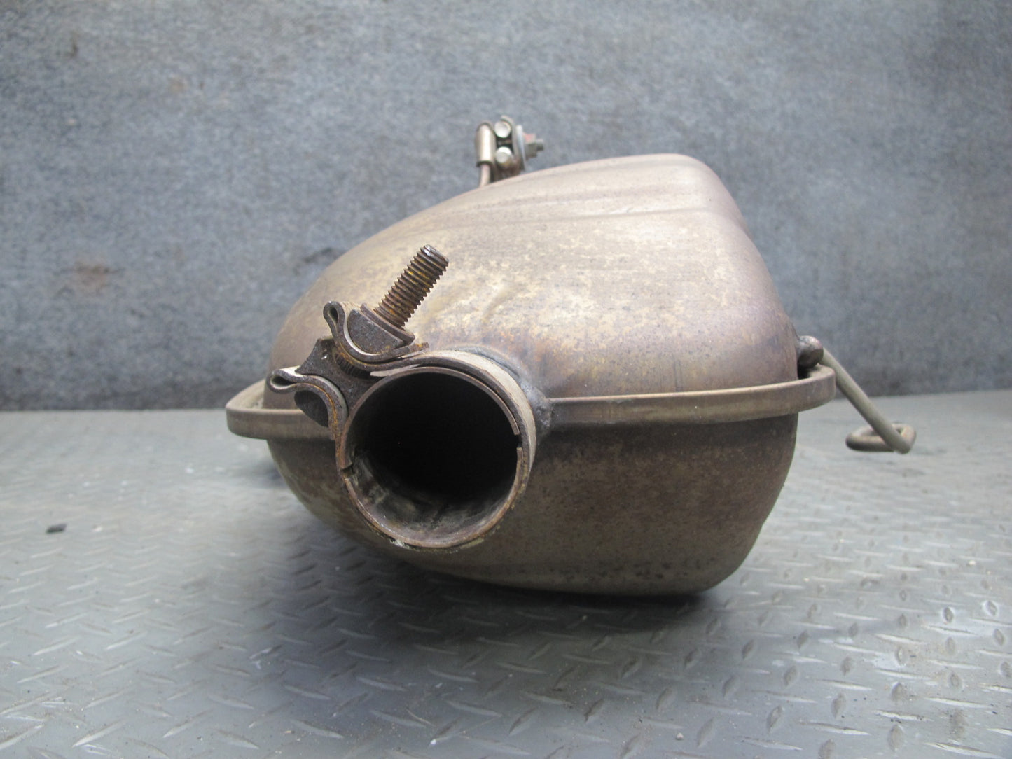 1997-1999 Porsche Boxster 986 2.5L Rear Exhaust Muffler w Tip 99611112107