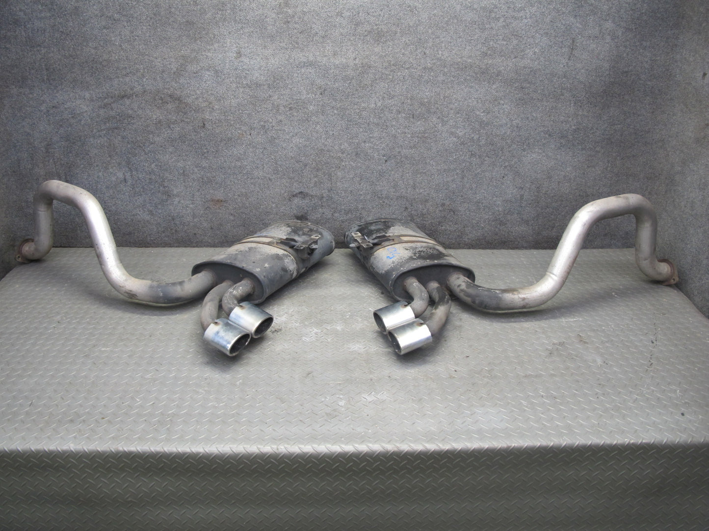 01-04 Chevrolet Corvette C5 Set 2 Rear Left & Right Exhaust Muffler w Tips OEM