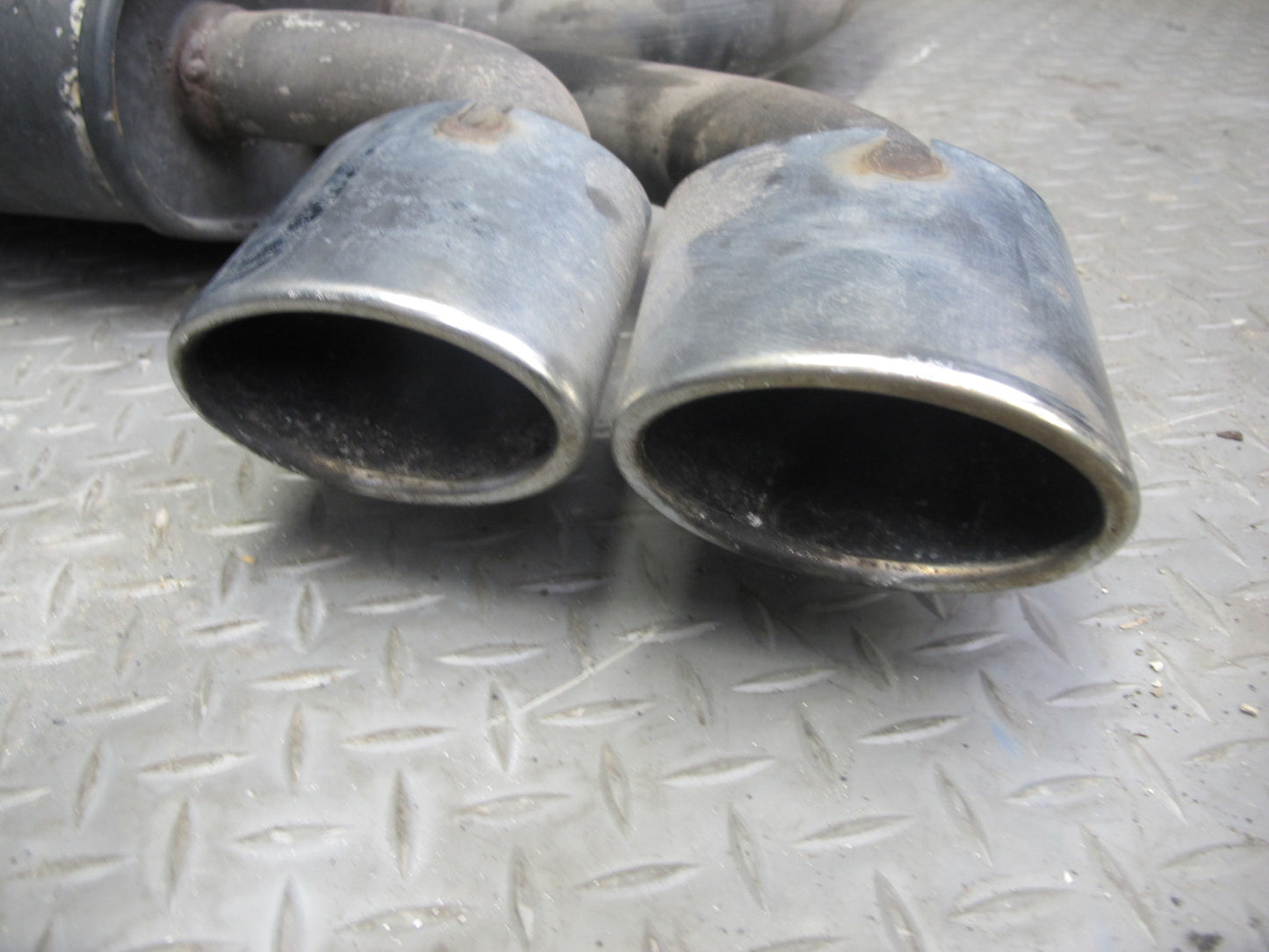 01-04 Chevrolet Corvette C5 Set 2 Rear Left & Right Exhaust Muffler w Tips OEM