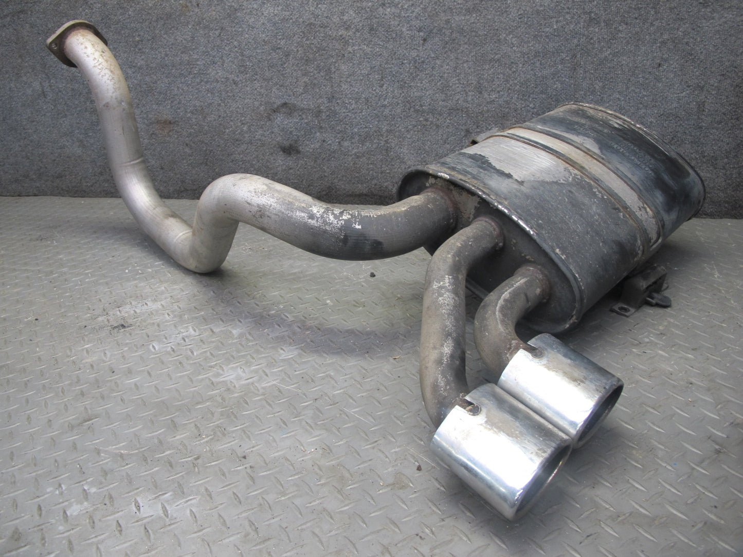 01-04 Chevrolet Corvette C5 Set 2 Rear Left & Right Exhaust Muffler w Tips OEM