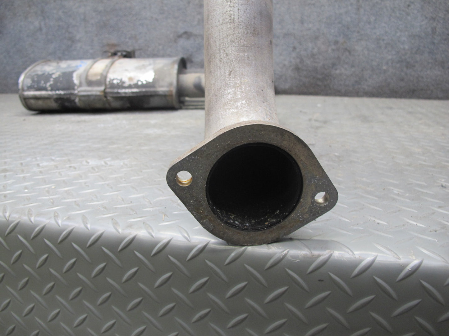 01-04 Chevrolet Corvette C5 Set 2 Rear Left & Right Exhaust Muffler w Tips OEM