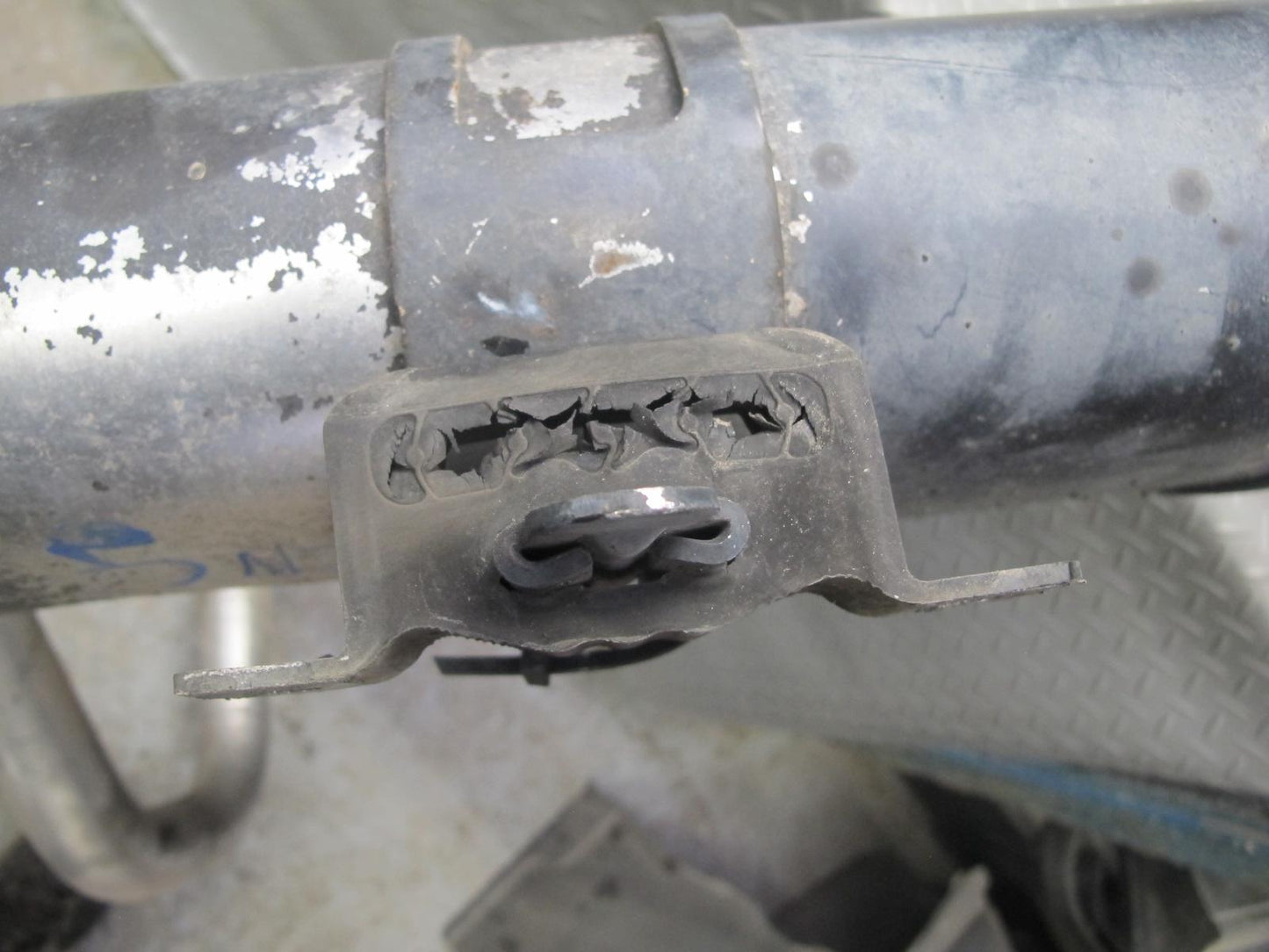 01-04 Chevrolet Corvette C5 Set 2 Rear Left & Right Exhaust Muffler w Tips OEM