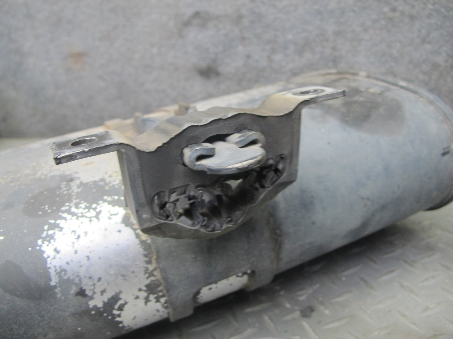 01-04 Chevrolet Corvette C5 Set 2 Rear Left & Right Exhaust Muffler w Tips OEM