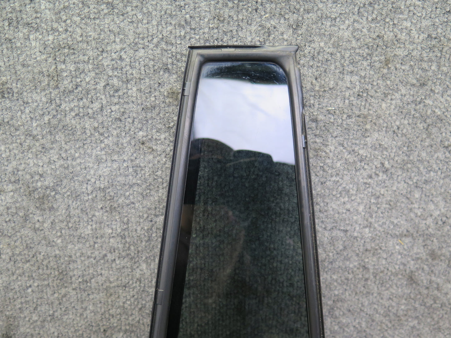 2003-2009 Lexus UZJ120L GX470 Rear Right Door Fixed Glass Window