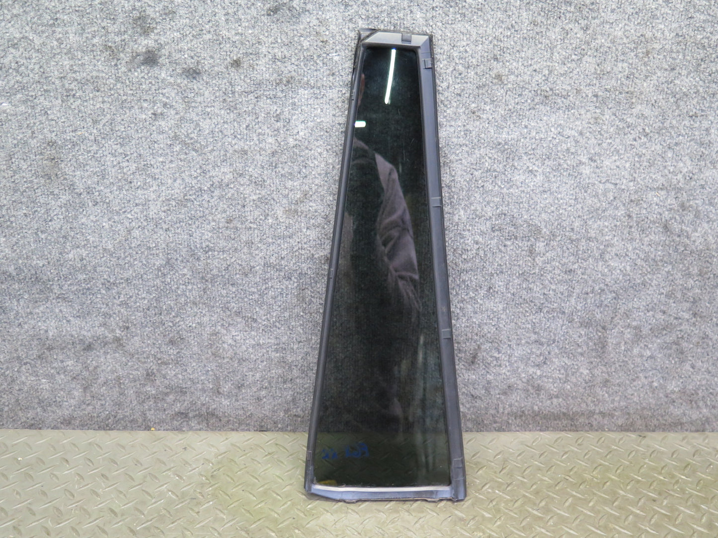 2003-2009 Lexus UZJ120L GX470 Rear Right Door Fixed Glass Window