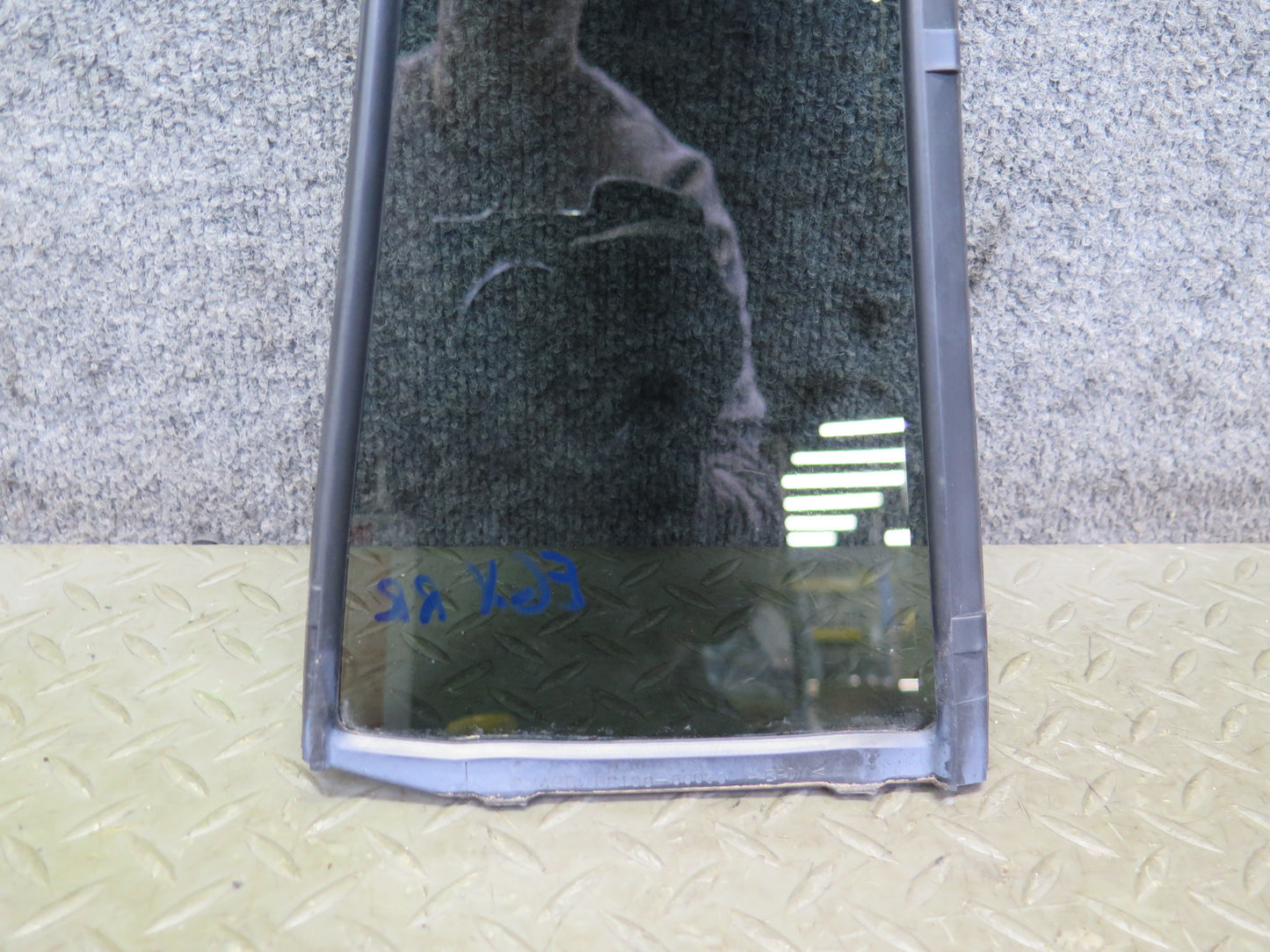 2003-2009 Lexus UZJ120L GX470 Rear Right Door Fixed Glass Window