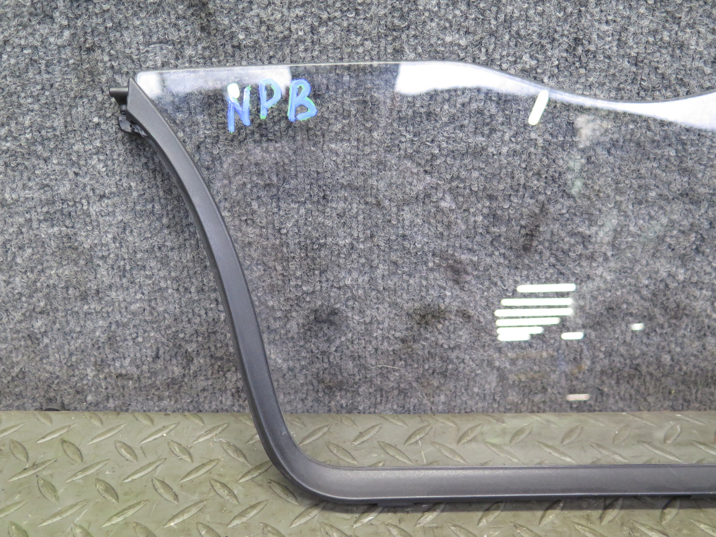 1997-2004 Porsche Boxster 986 Rear Center Wind Screen Wind Deflector Glass Panel