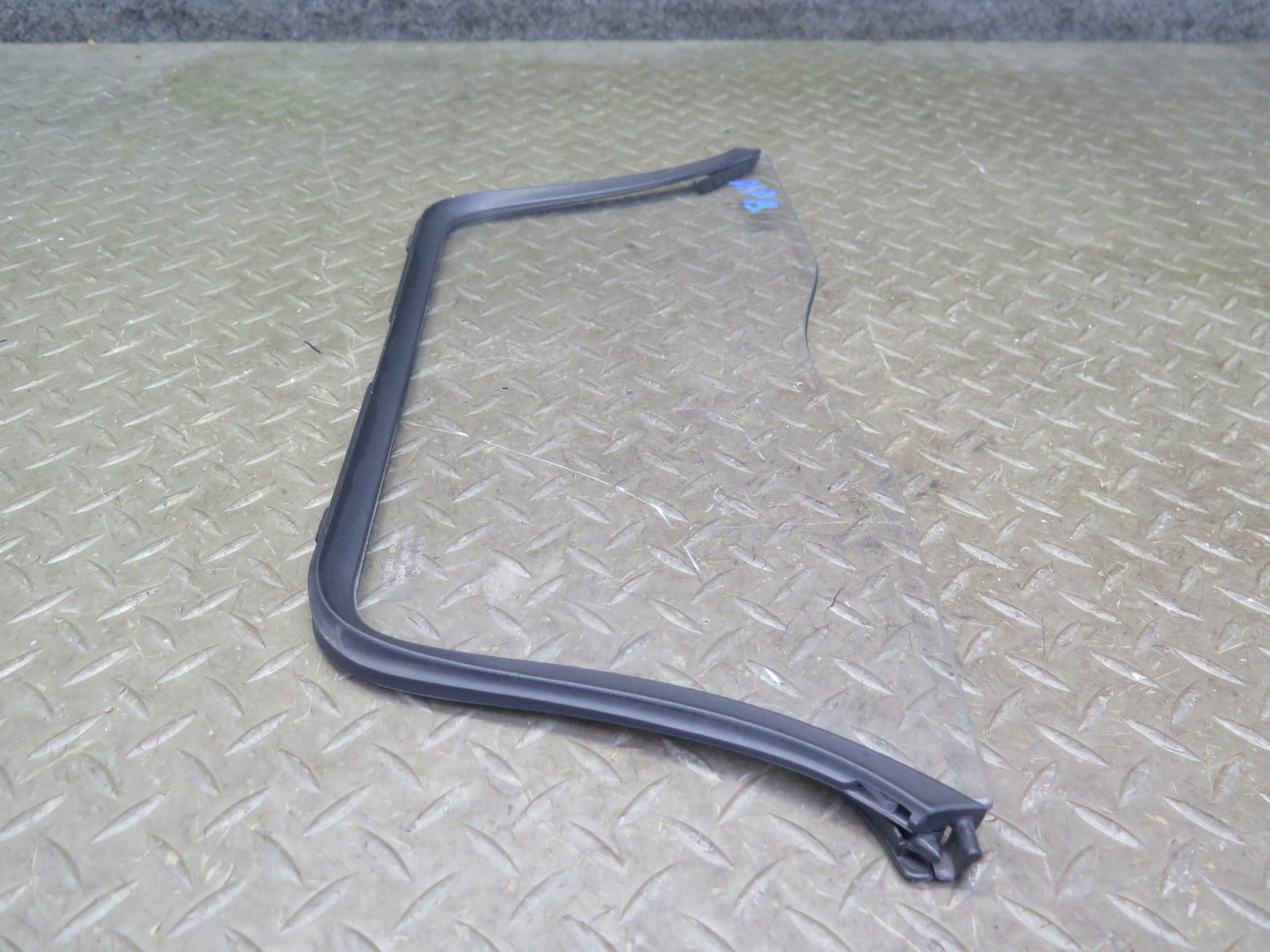 1997-2004 Porsche Boxster 986 Rear Center Wind Screen Wind Deflector Glass Panel