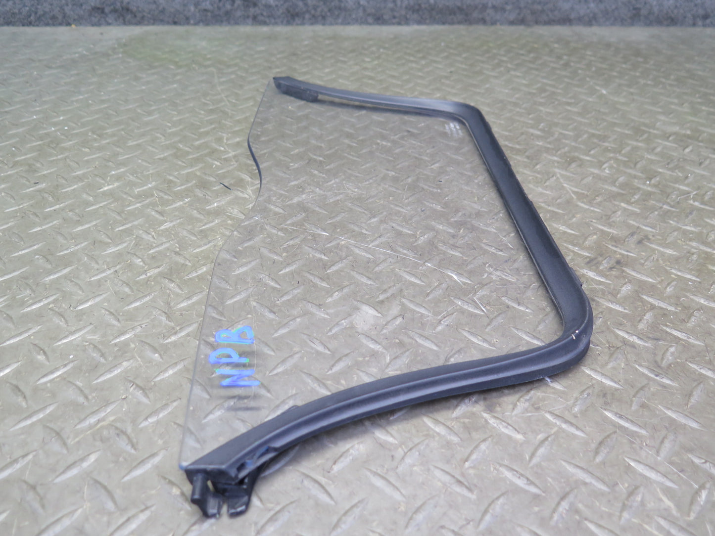 1997-2004 Porsche Boxster 986 Rear Center Wind Screen Wind Deflector Glass Panel