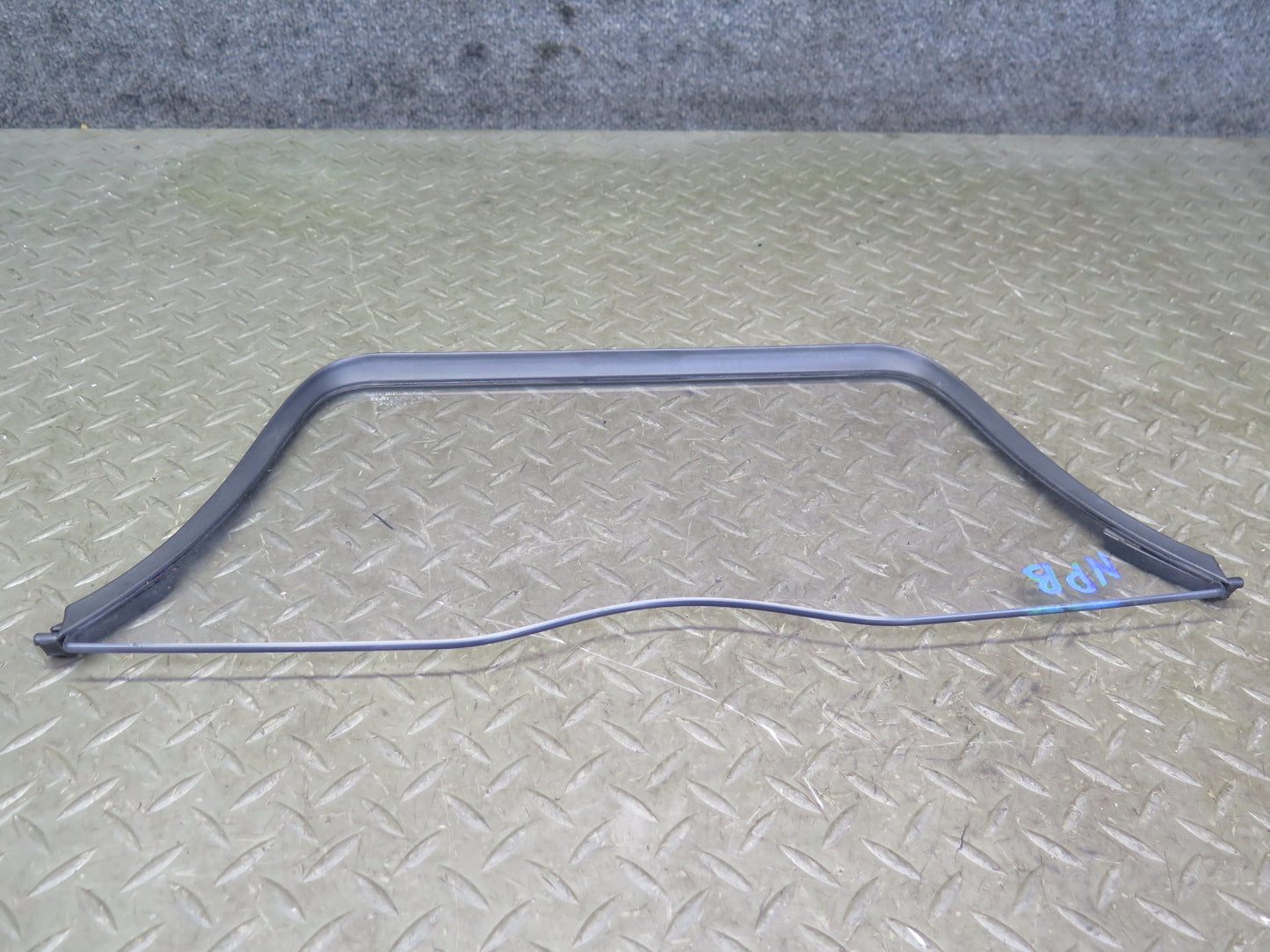 1997-2004 Porsche Boxster 986 Rear Center Wind Screen Wind Deflector Glass Panel