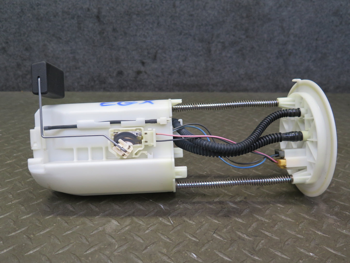 2005-2007 Lexus UZJ120L GX470 Fuel Pump Level Sensor Assembly 77020-35102