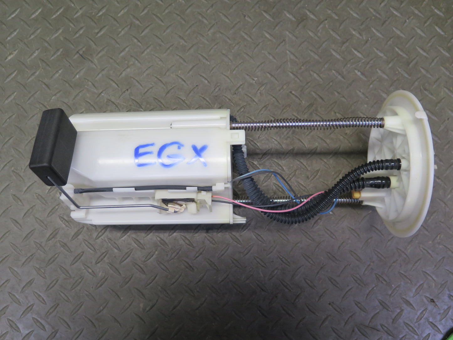 2005-2007 Lexus UZJ120L GX470 Fuel Pump Level Sensor Assembly 77020-35102