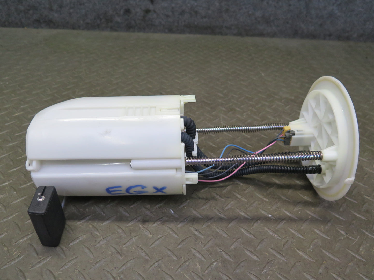 2005-2007 Lexus UZJ120L GX470 Fuel Pump Level Sensor Assembly 77020-35102