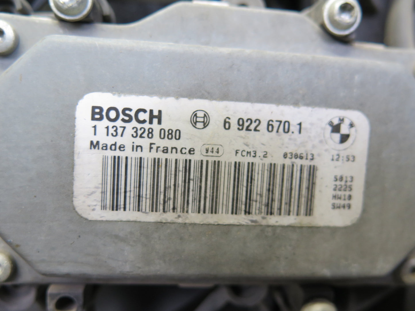 01-06 BMW E46 330i 330Ci M54 A/T Engine Cooling Fan Motor Shroud OEM