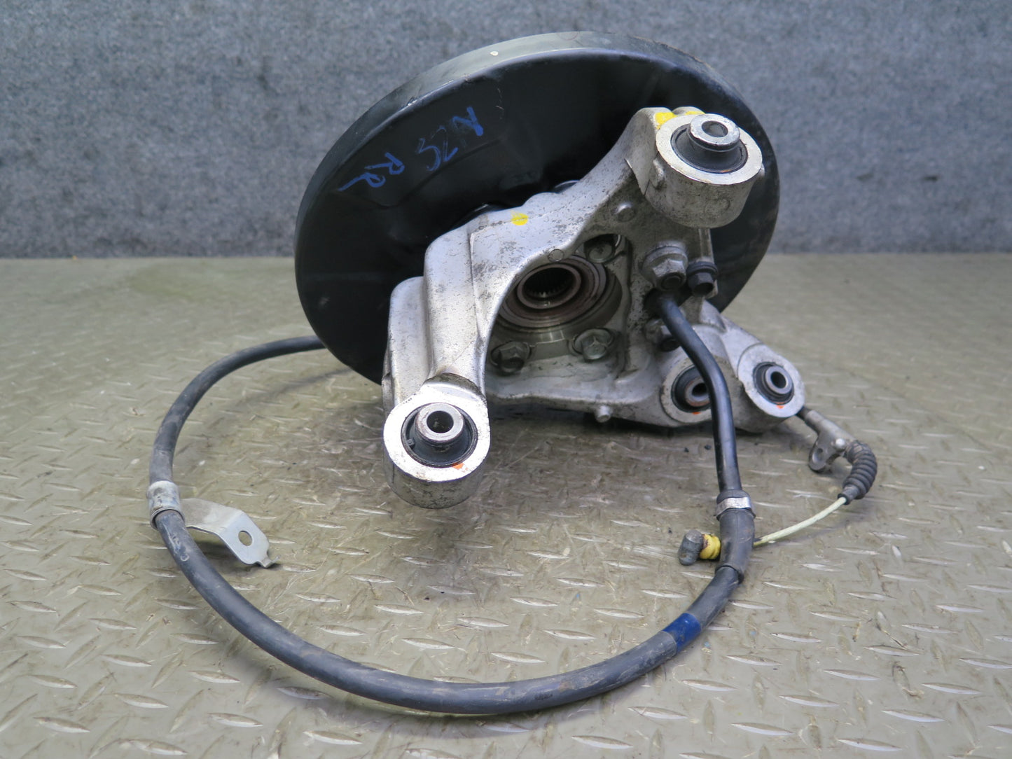 03-09 Nissan Z33 350Z Rear Right Spindle Knuckle Wheel Hub Bearing OEM