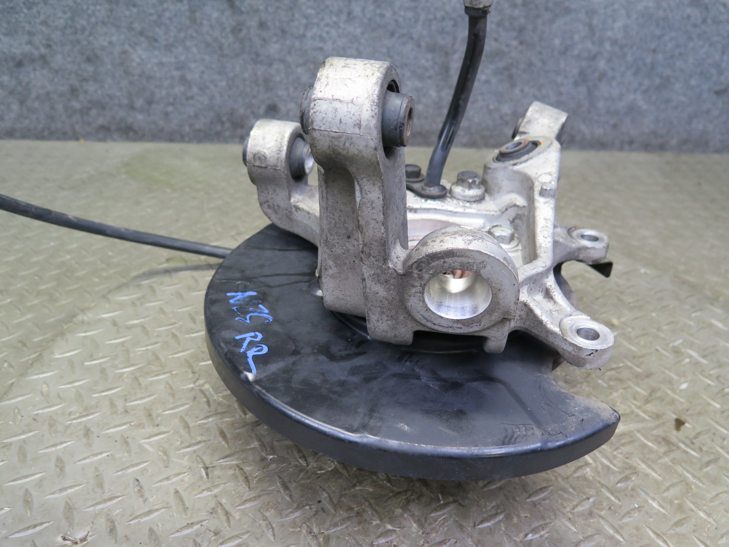 03-09 Nissan Z33 350Z Rear Right Spindle Knuckle Wheel Hub Bearing OEM