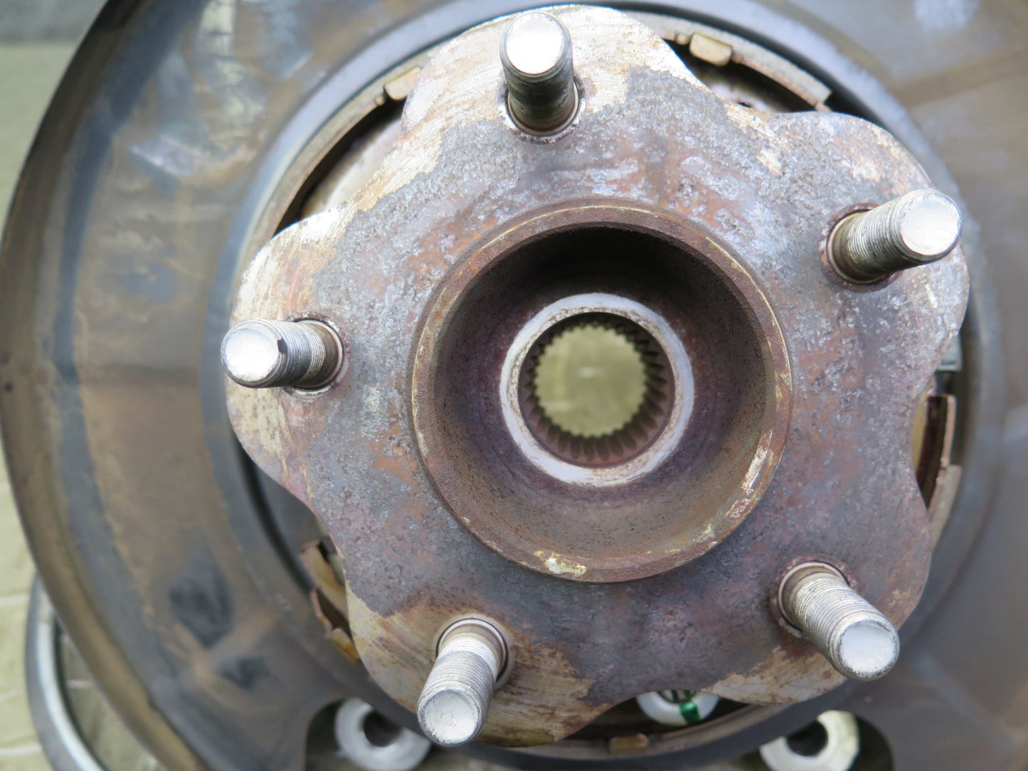 03-09 Nissan Z33 350Z Rear Left Spindle Knuckle Wheel Hub Bearing OEM