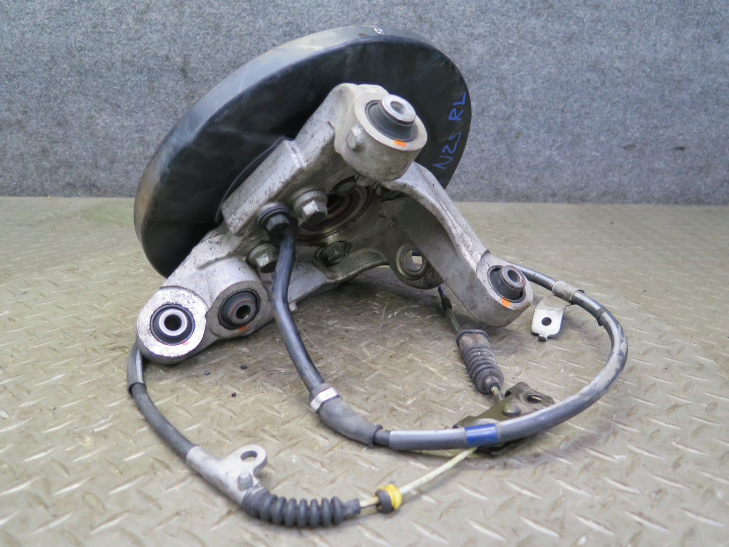 03-09 Nissan Z33 350Z Rear Left Spindle Knuckle Wheel Hub Bearing OEM