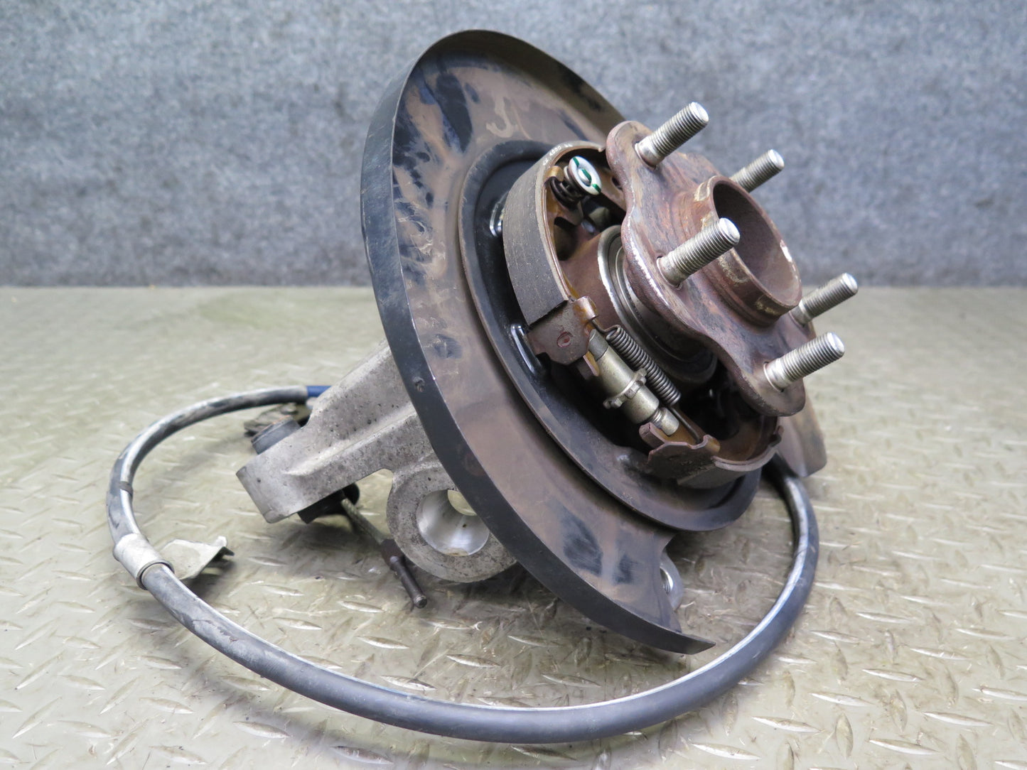 03-09 Nissan Z33 350Z Rear Left Spindle Knuckle Wheel Hub Bearing OEM