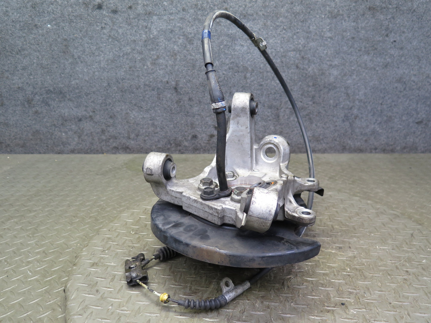 03-09 Nissan Z33 350Z Rear Left Spindle Knuckle Wheel Hub Bearing OEM