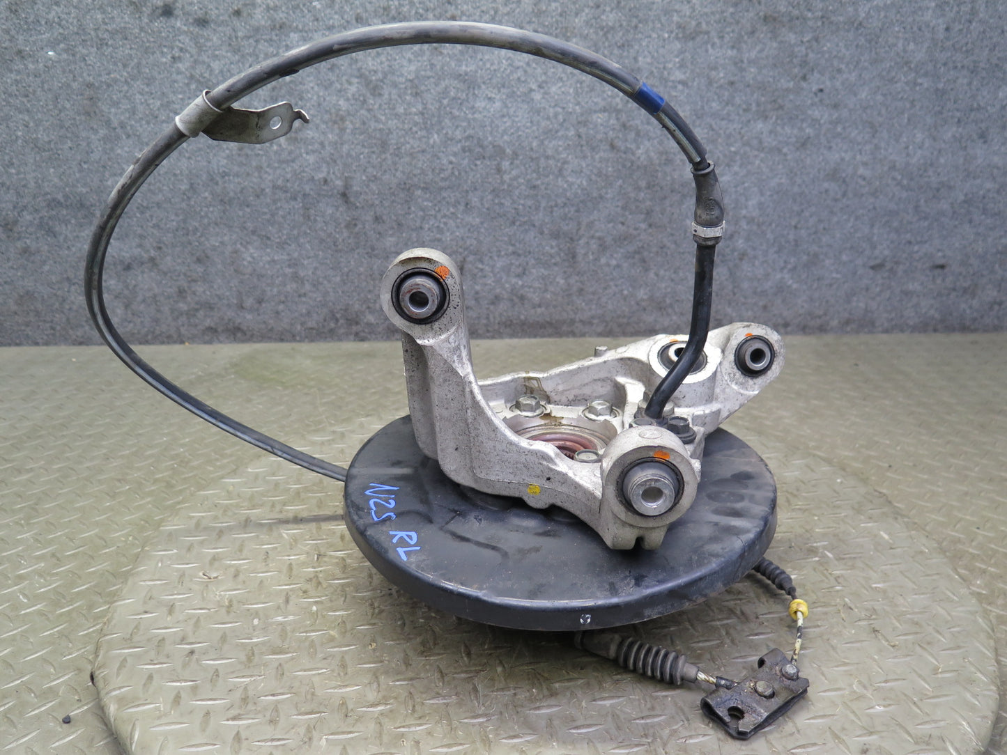 03-09 Nissan Z33 350Z Rear Left Spindle Knuckle Wheel Hub Bearing OEM