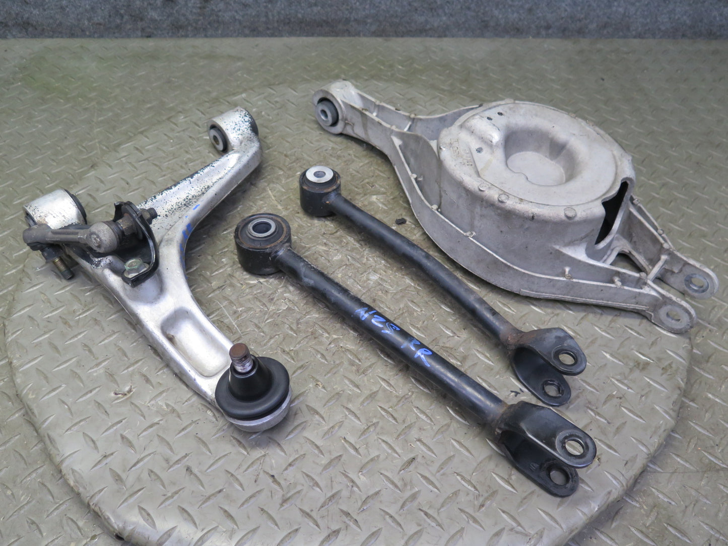 03-04 Nissan Z33 350Z Set of 4 Rear Right Suspension Control Arm OEM