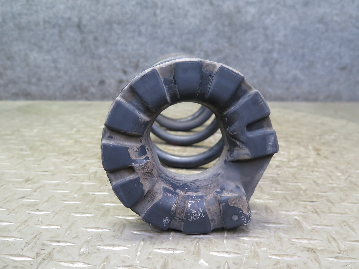 04-05 Nissan Z33 350Z Convertible Set of 2 Rear Left & Right Coil Spring OEM