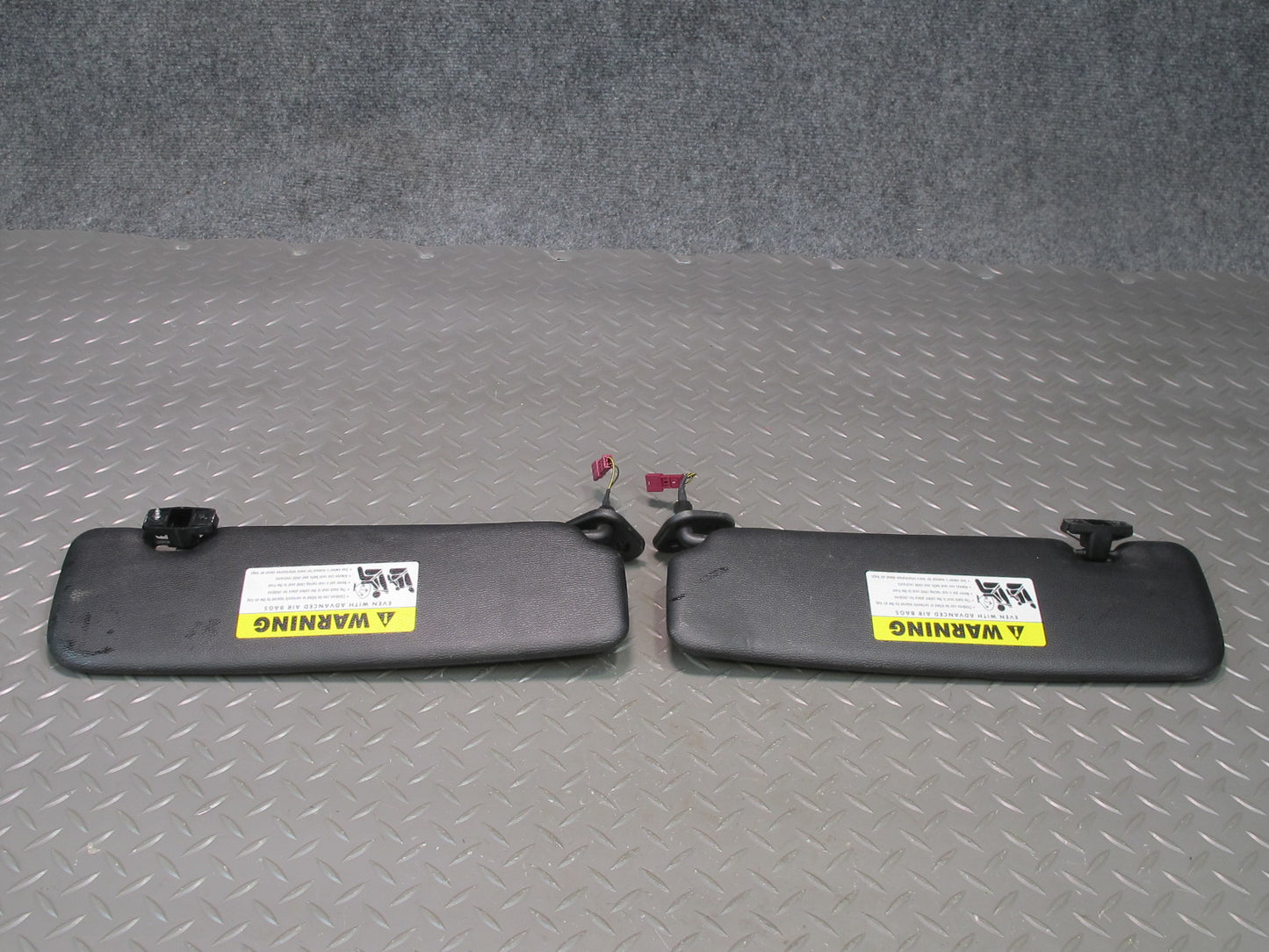 07-13 BMW E93 335I Convertible Set of 2 Front Left & Right Sun Visor Black OEM