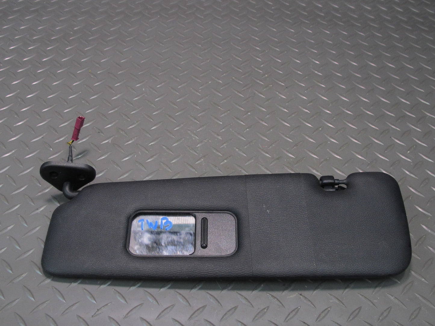 07-13 BMW E93 335I Convertible Set of 2 Front Left & Right Sun Visor Black OEM