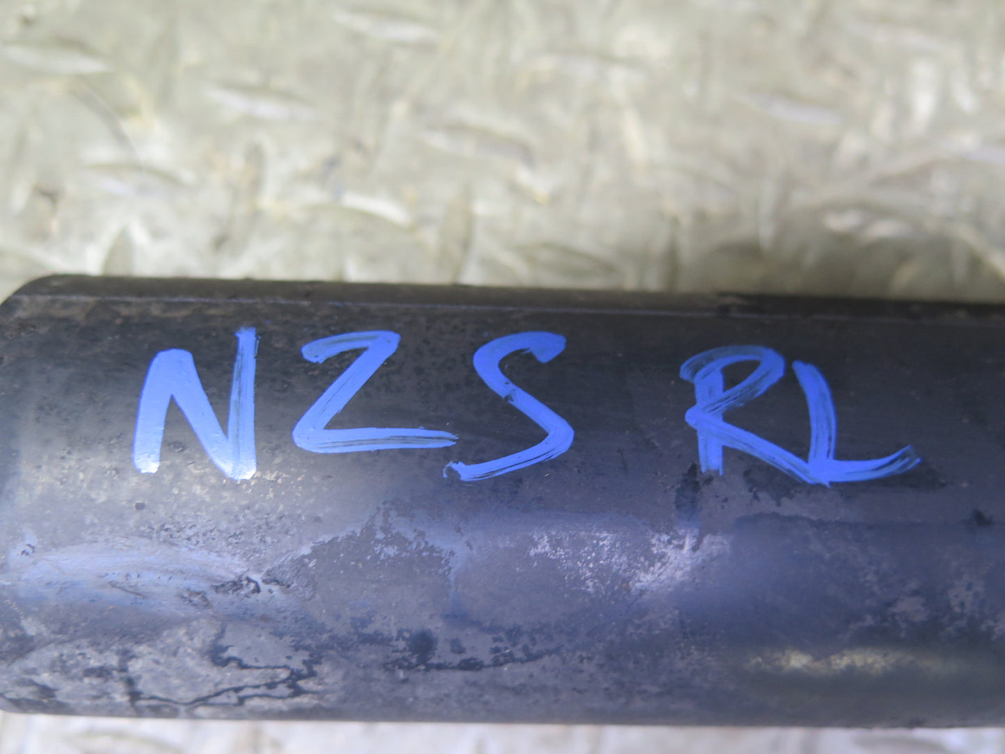 2004 Nissan Z33 350Z Convertible Set of 2 Rear Strut Shock Absorber OEM