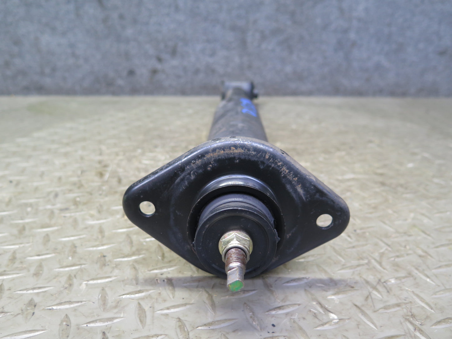 2004 Nissan Z33 350Z Convertible Set of 2 Rear Strut Shock Absorber OEM