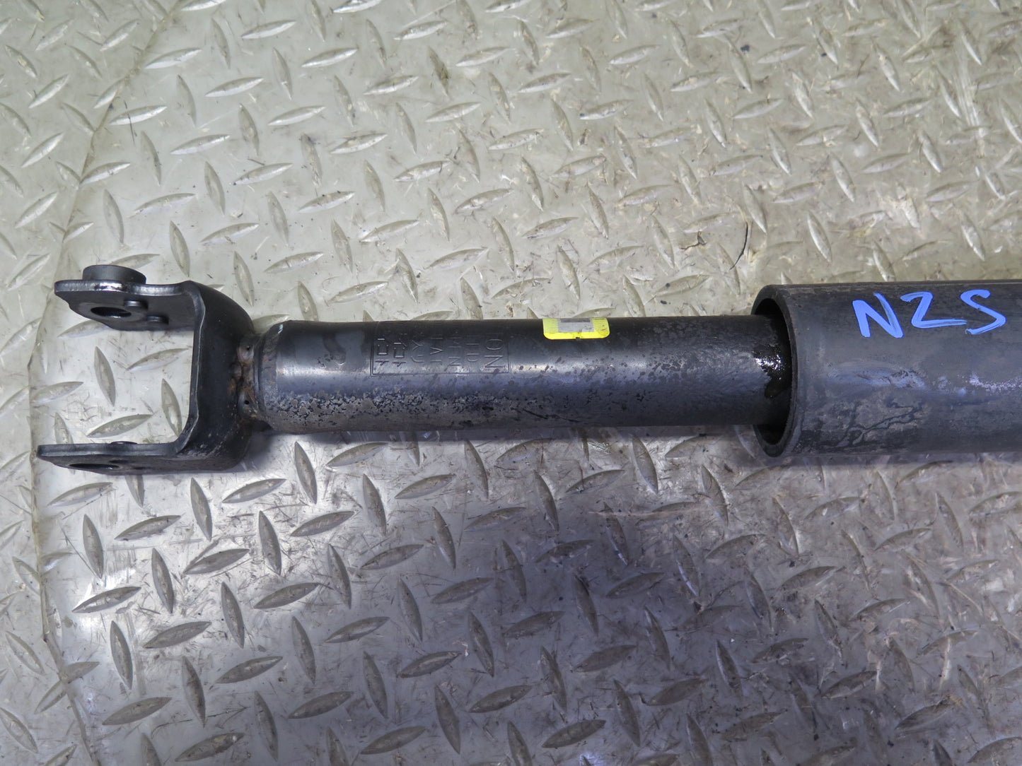 2004 Nissan Z33 350Z Convertible Set of 2 Rear Strut Shock Absorber OEM