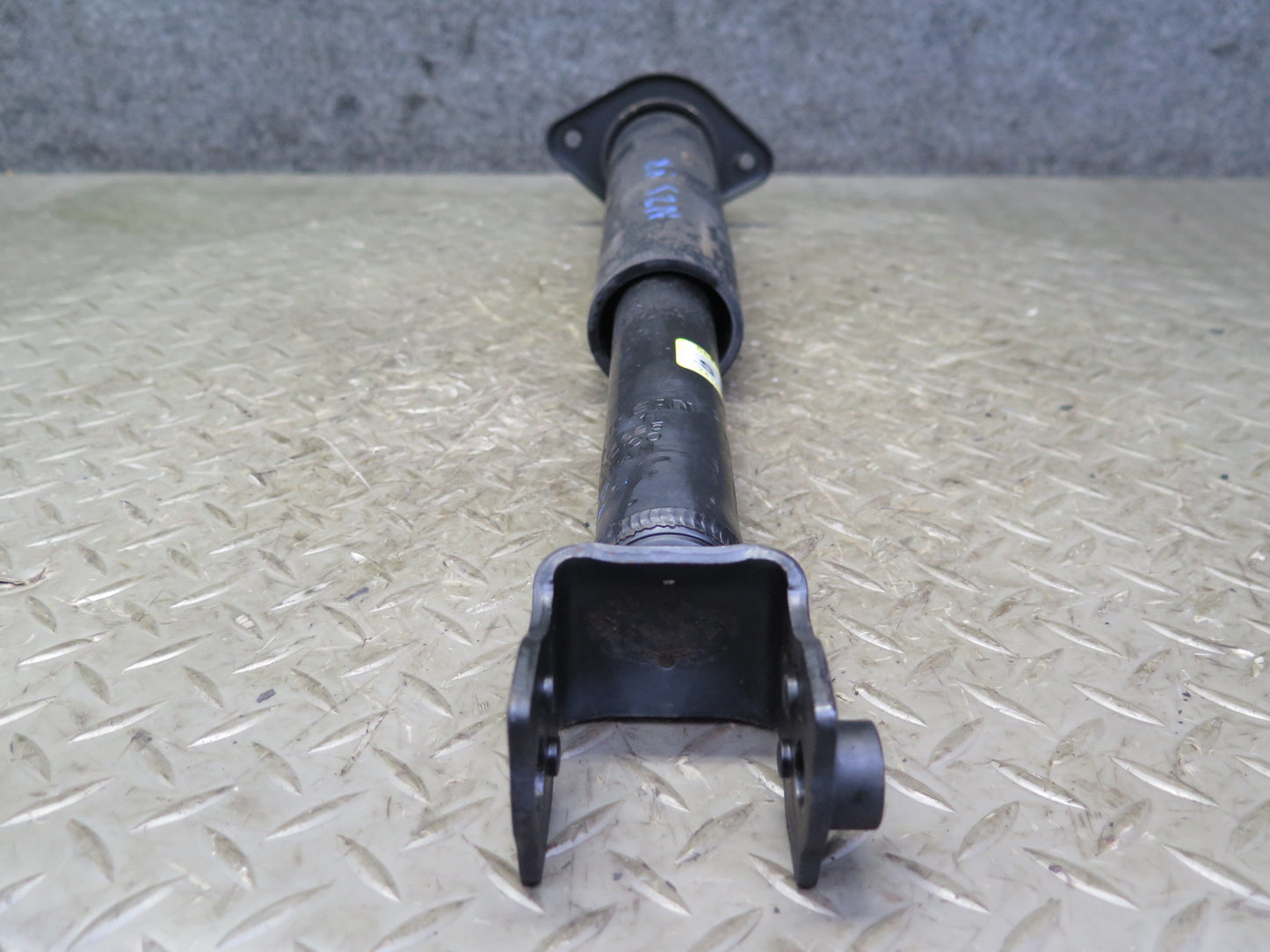 2004 Nissan Z33 350Z Convertible Set of 2 Rear Strut Shock Absorber OEM