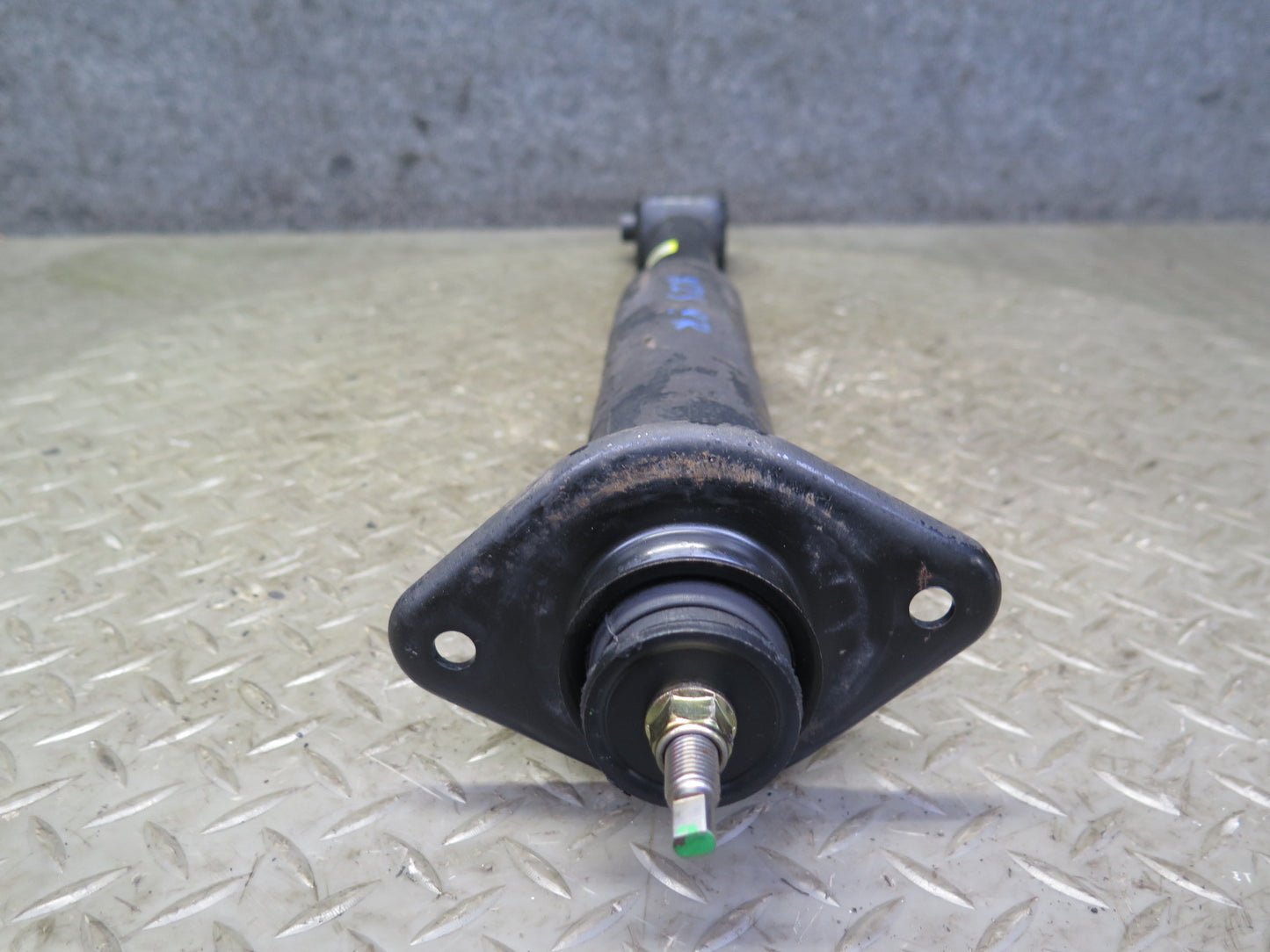 2004 Nissan Z33 350Z Convertible Set of 2 Rear Strut Shock Absorber OEM