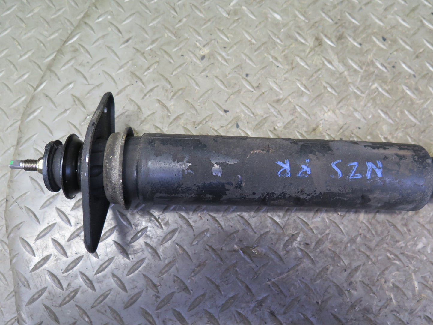 2004 Nissan Z33 350Z Convertible Set of 2 Rear Strut Shock Absorber OEM