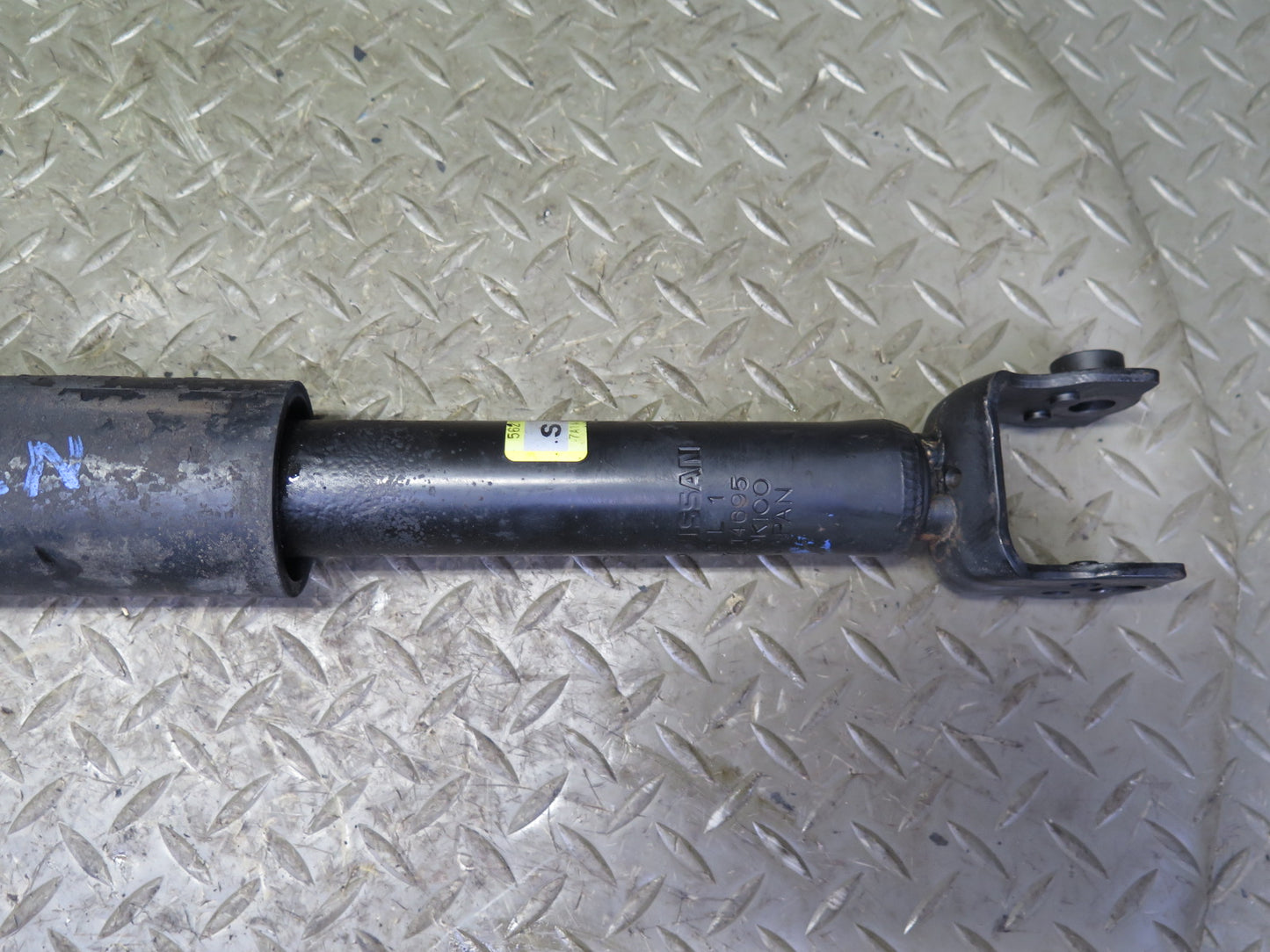 2004 Nissan Z33 350Z Convertible Set of 2 Rear Strut Shock Absorber OEM