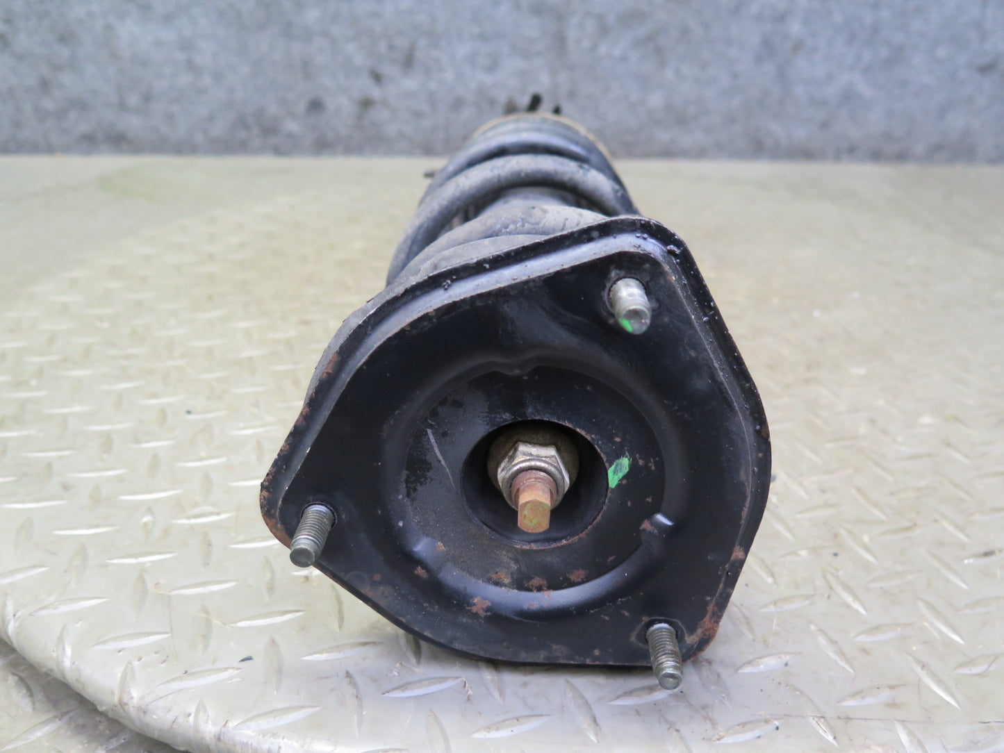 04-05 Nissan Z33 350Z Convertible Set of 2 Front Strut Shock Absorber 68K OEM