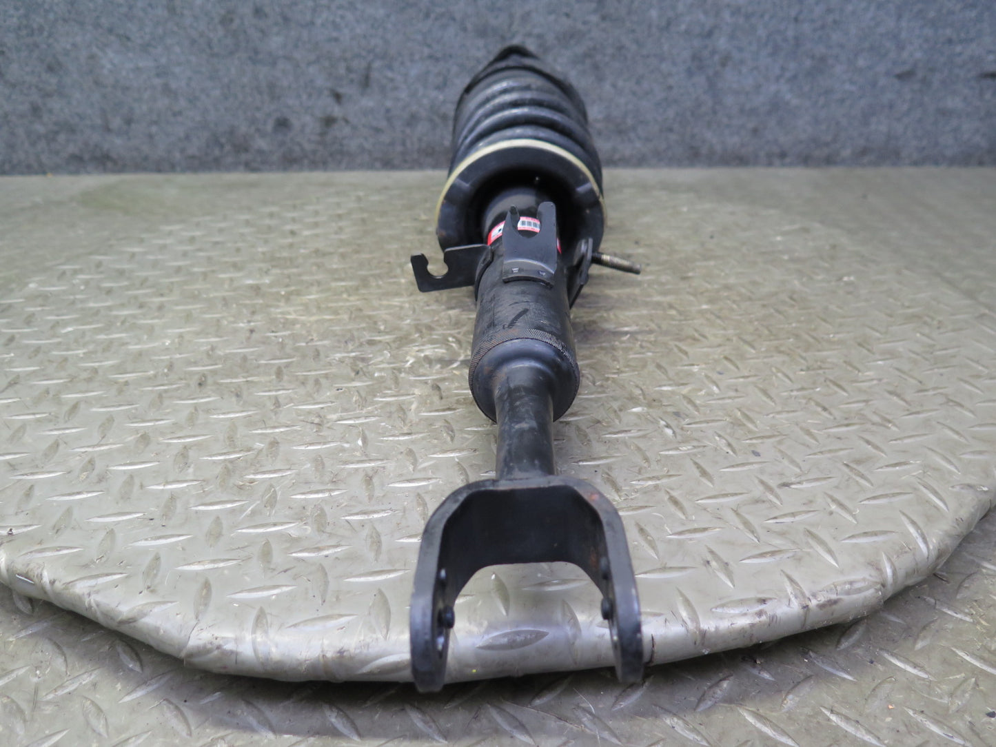 04-05 Nissan Z33 350Z Convertible Set of 2 Front Strut Shock Absorber 68K OEM