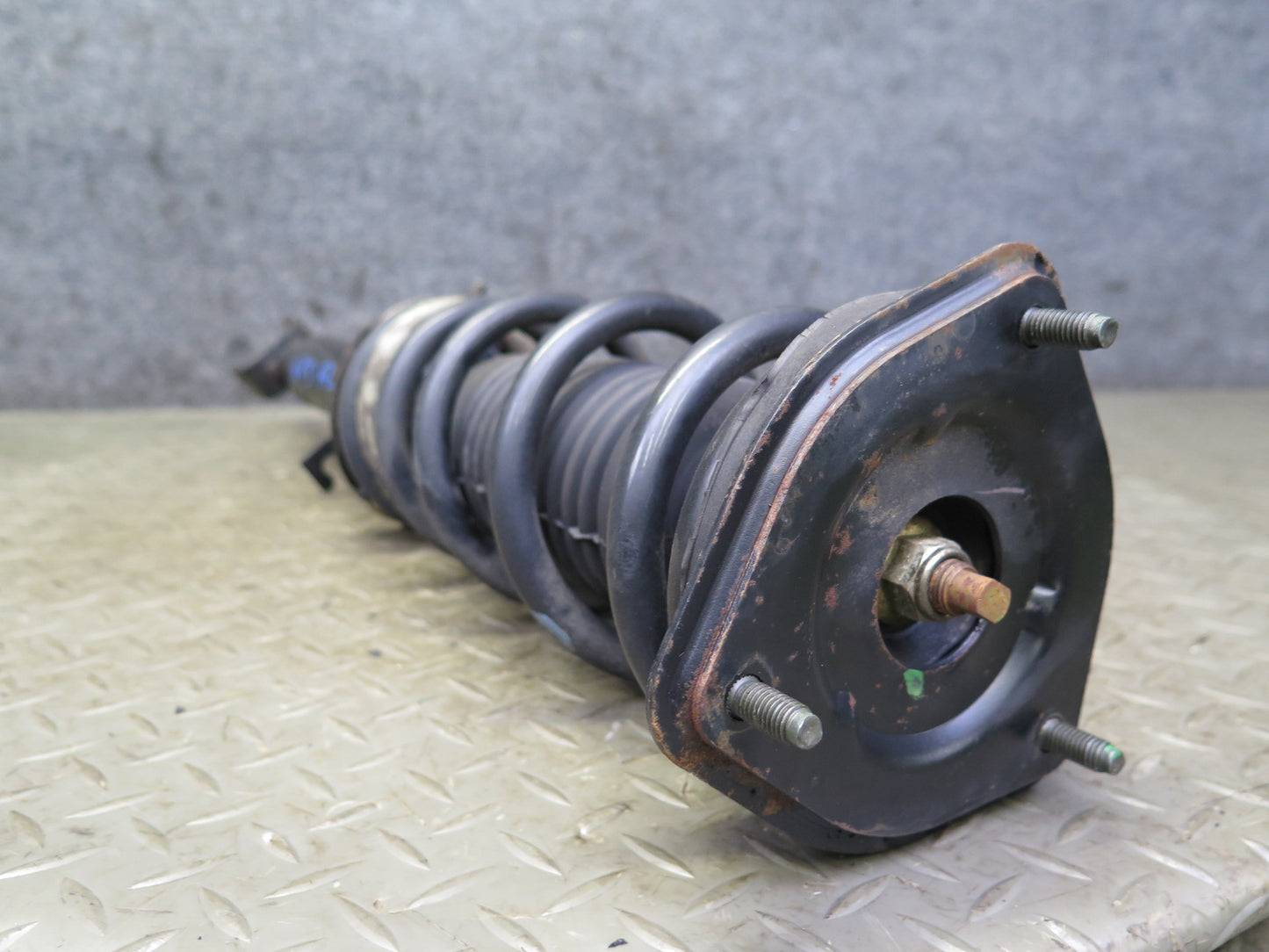 04-05 Nissan Z33 350Z Convertible Set of 2 Front Strut Shock Absorber 68K OEM