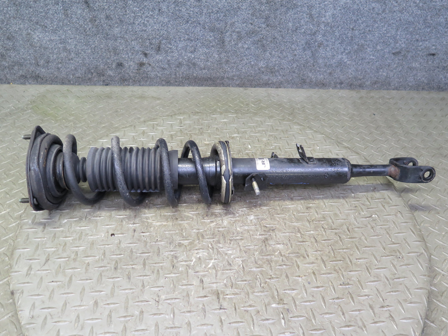 04-05 Nissan Z33 350Z Convertible Set of 2 Front Strut Shock Absorber 68K OEM