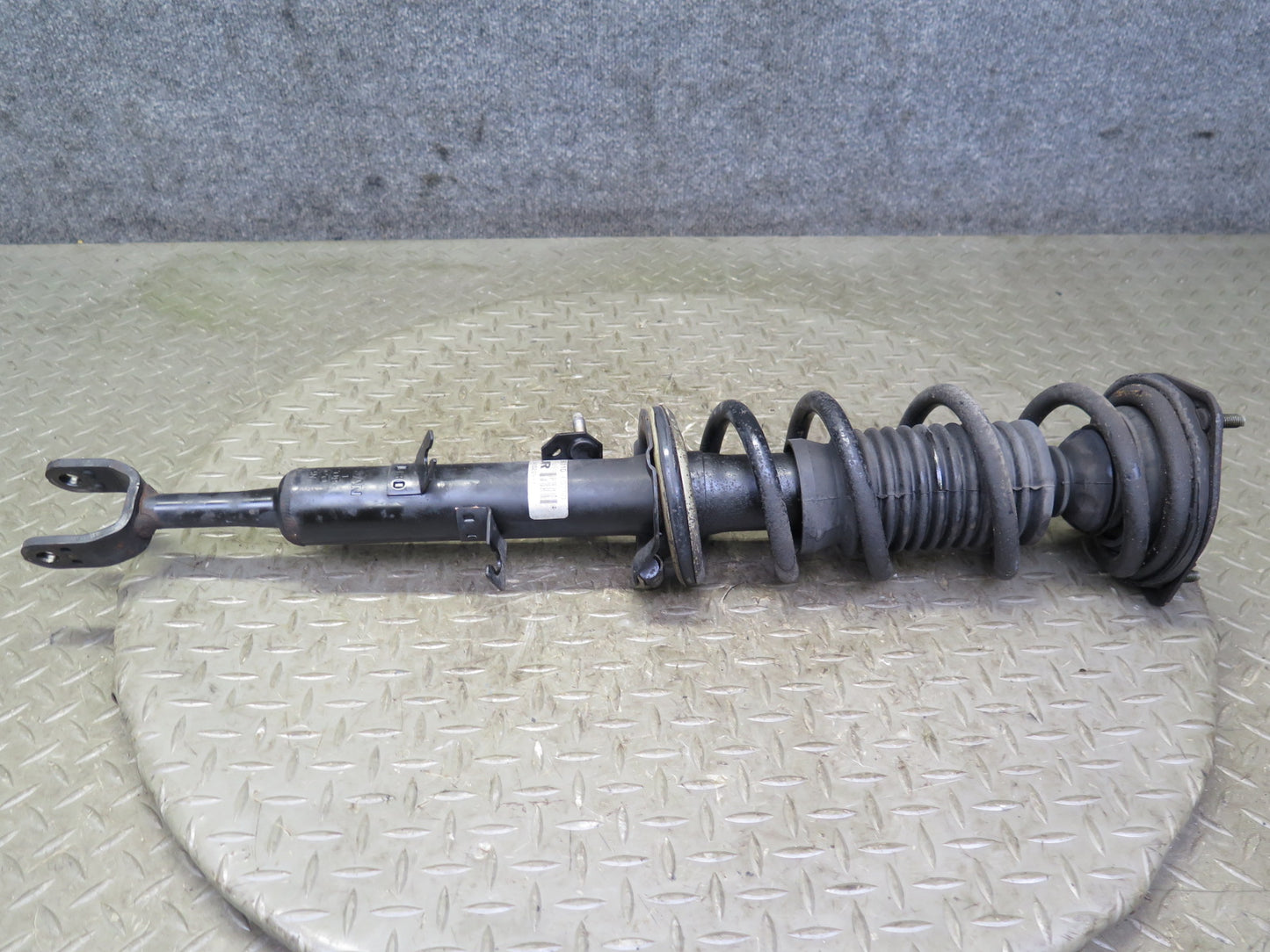 04-05 Nissan Z33 350Z Convertible Set of 2 Front Strut Shock Absorber 68K OEM