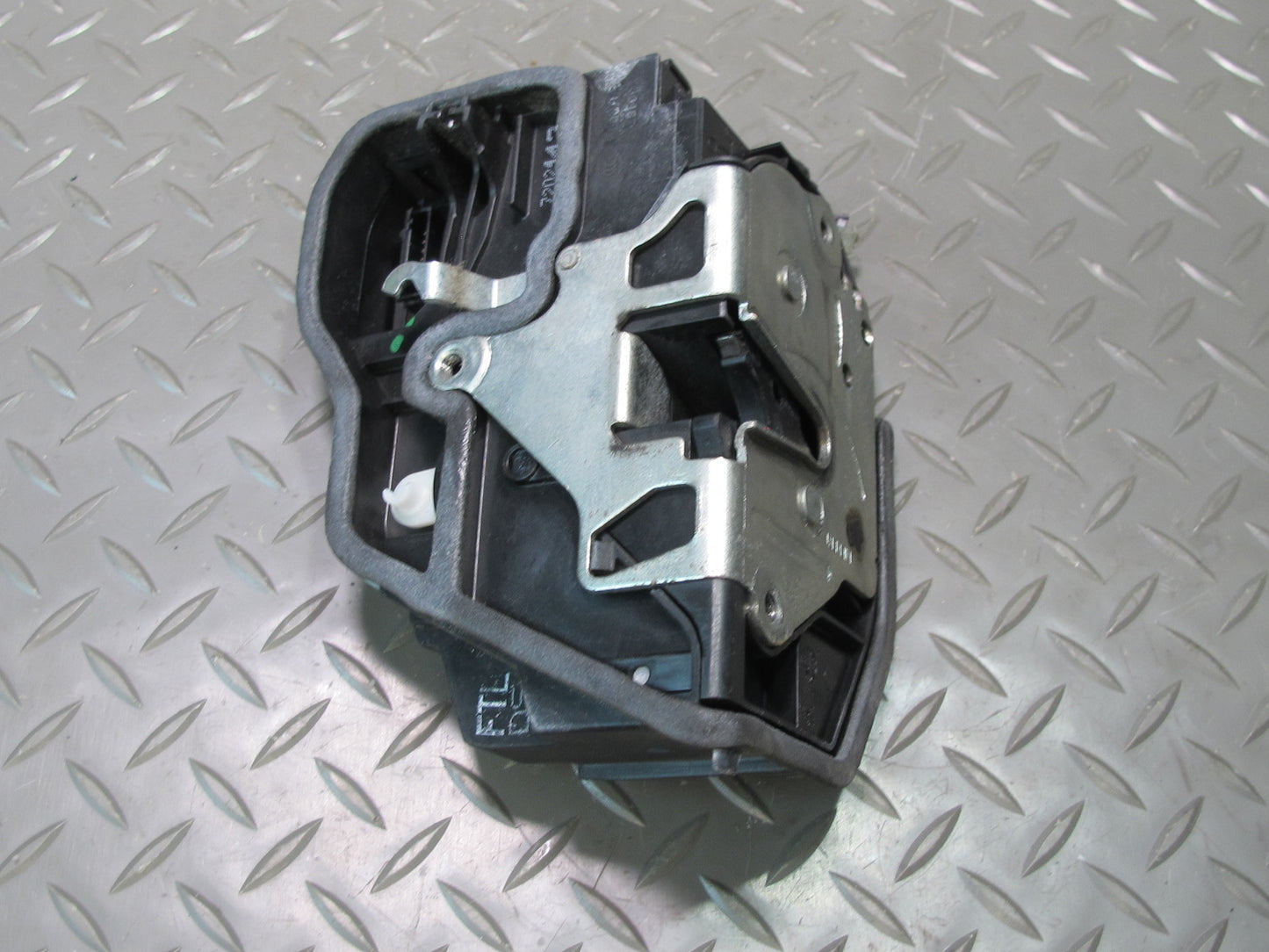 07-13 BMW E90 E92 E93 335I Front Left Door Lock Latch Actuator 7202143 OEM