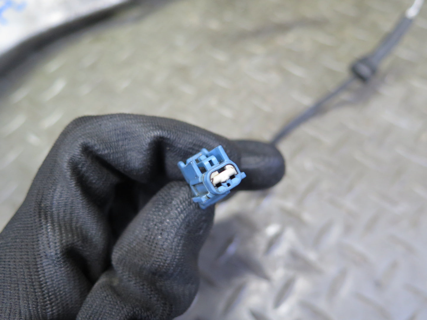 03-04 Nissan Z33 350Z Front Left Spindle Knuckle Wheel Hub Bearing 68K Miles OEM