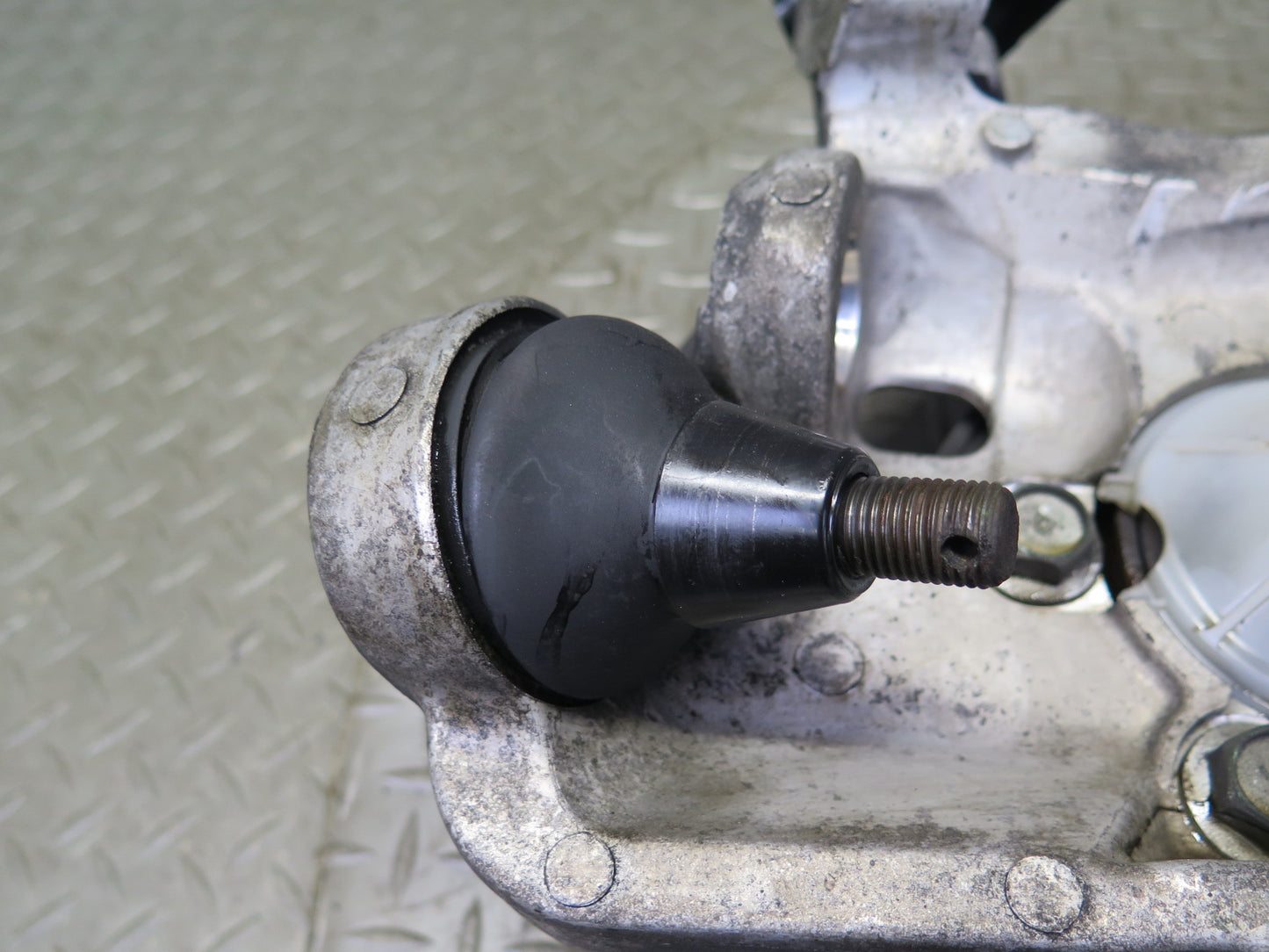 03-04 Nissan Z33 350Z Front Left Spindle Knuckle Wheel Hub Bearing 68K Miles OEM