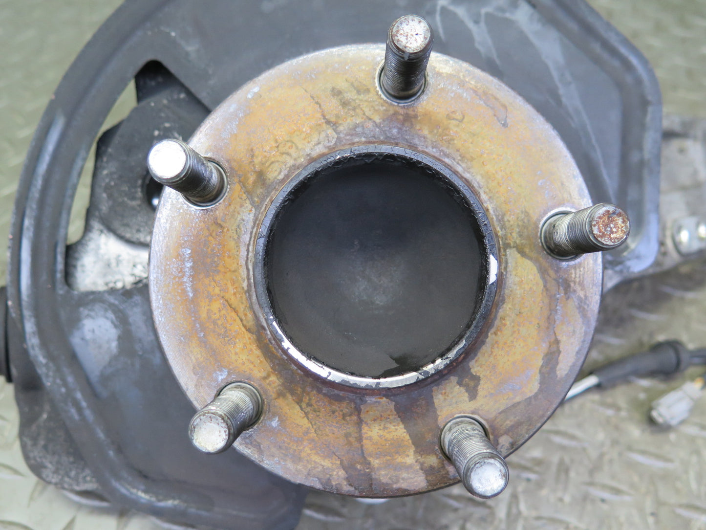 03-04 Nissan Z33 350Z Front Right Spindle Knuckle Wheel Hub Bearing 68K Mile OEM