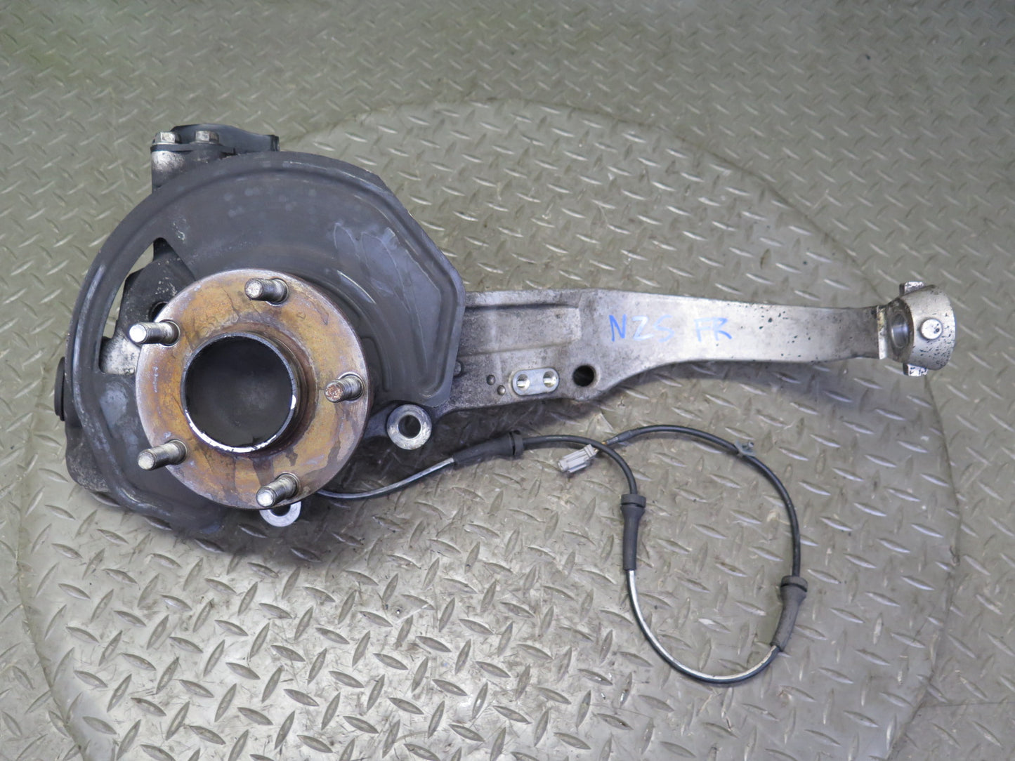 03-04 Nissan Z33 350Z Front Right Spindle Knuckle Wheel Hub Bearing 68K Mile OEM