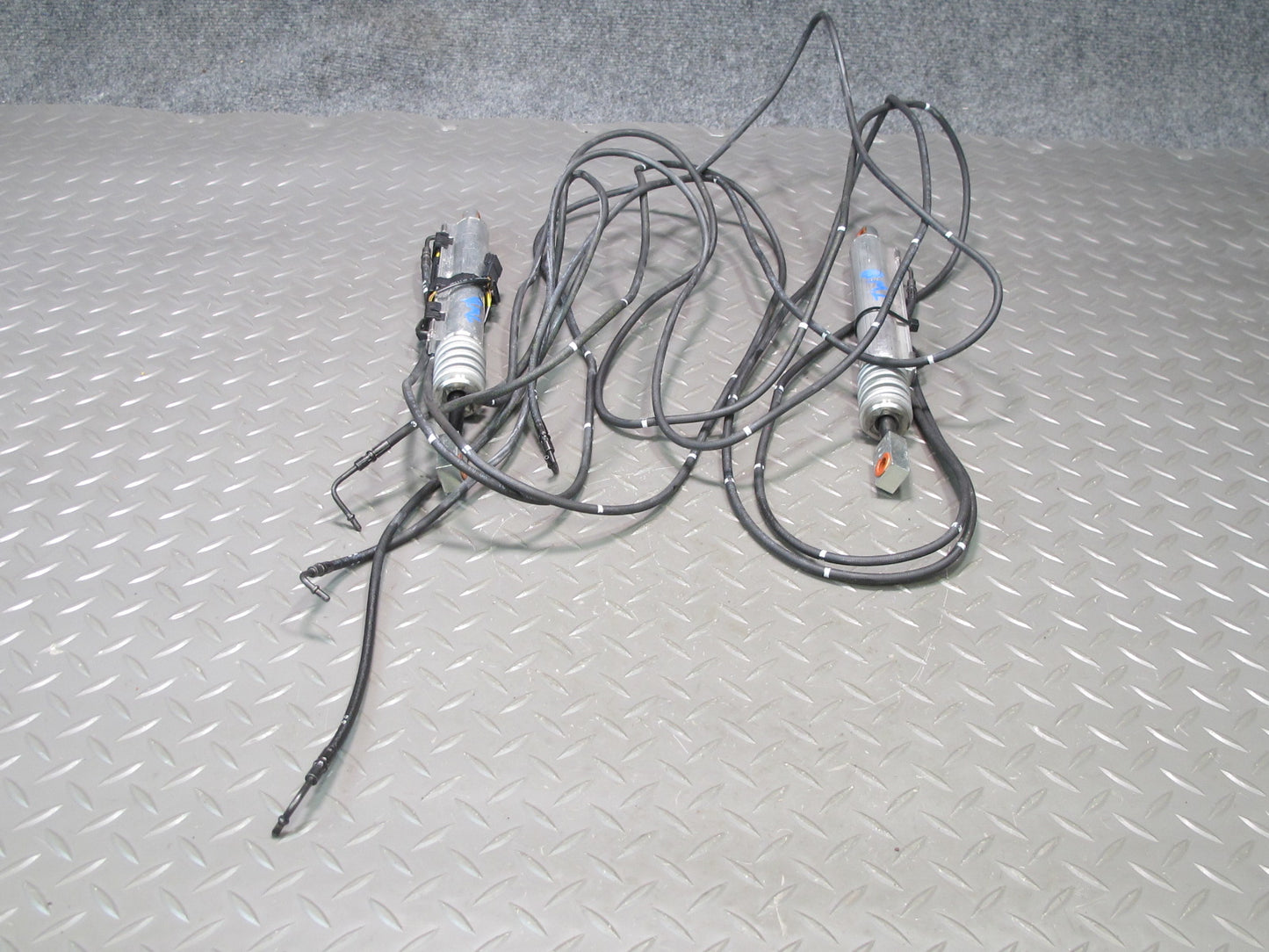 07-13 BMW E93 335i Convertible Left & Right Roof Tray Hydraulic Cylinder Set OEM