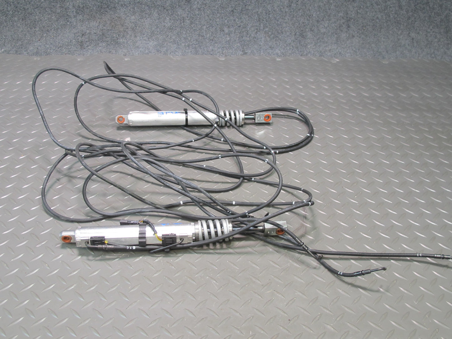 07-13 BMW E93 335i Convertible Left & Right Roof Tray Hydraulic Cylinder Set OEM