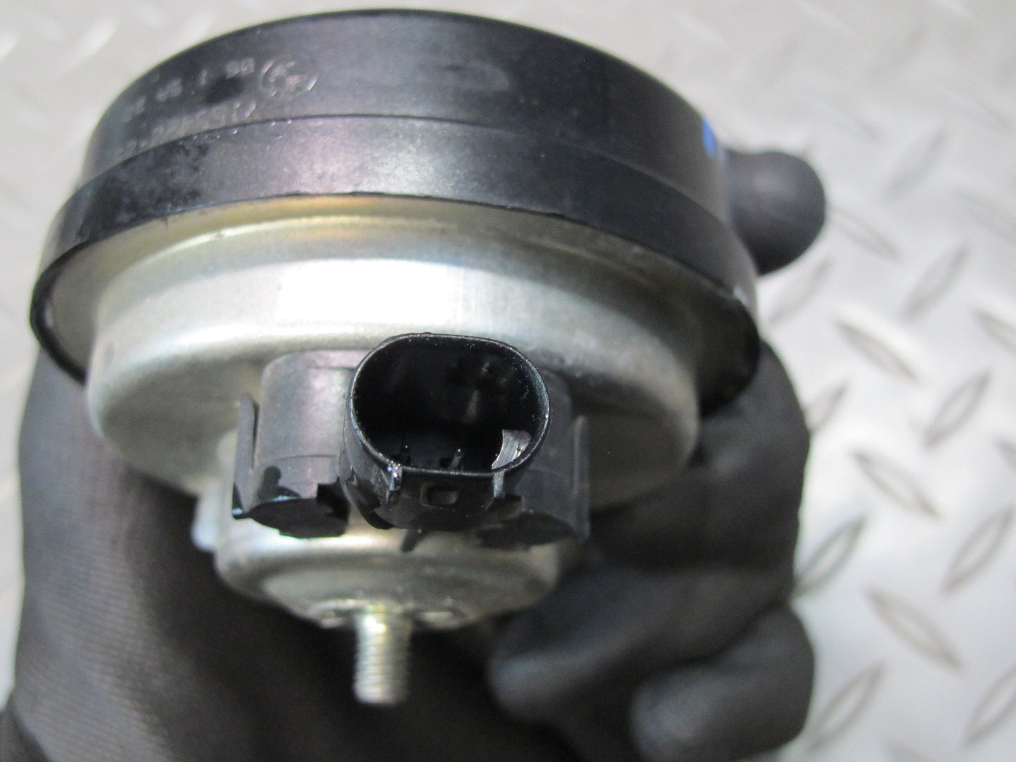 07-13 BMW E90 E92 E93 335I Set of 2 High & Low Tone Note Pitch Horn Signal OEM