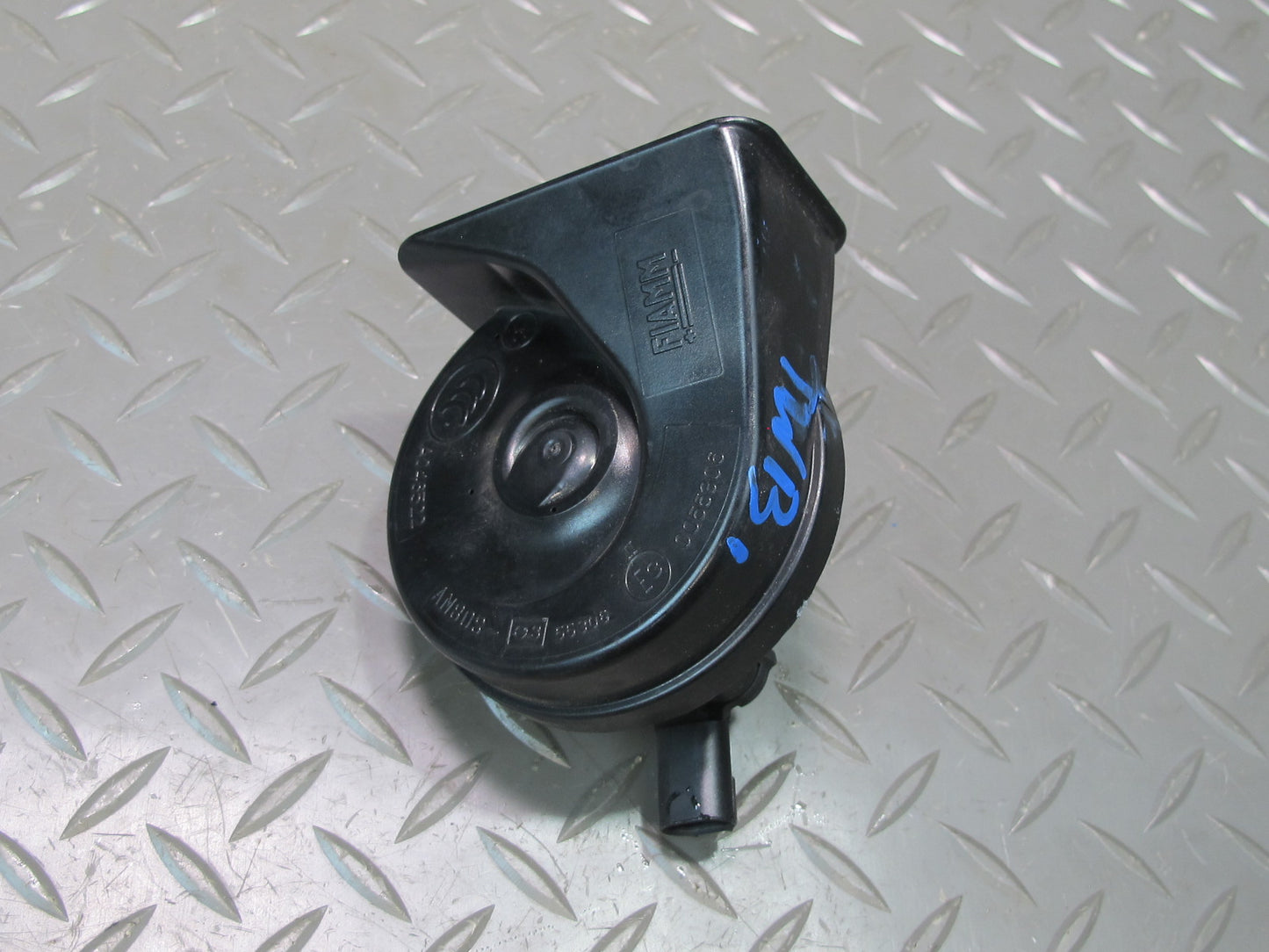 07-13 BMW E90 E92 E93 335I Set of 2 High & Low Tone Note Pitch Horn Signal OEM